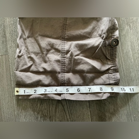 Eddie Bauer Blakley Fit Capri Cargos - Picture 7 of 10